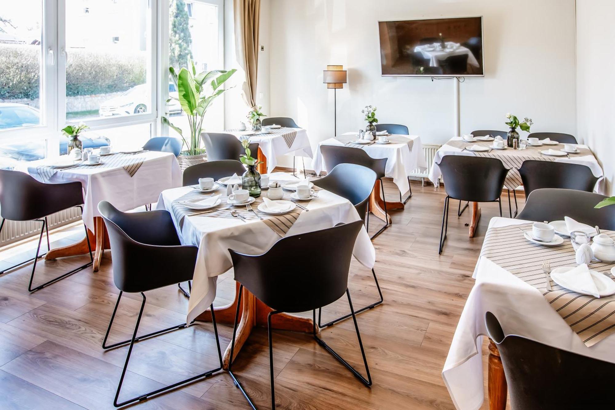 Hotel Und Restaurant Gartenstadt Erfurt Esterno foto