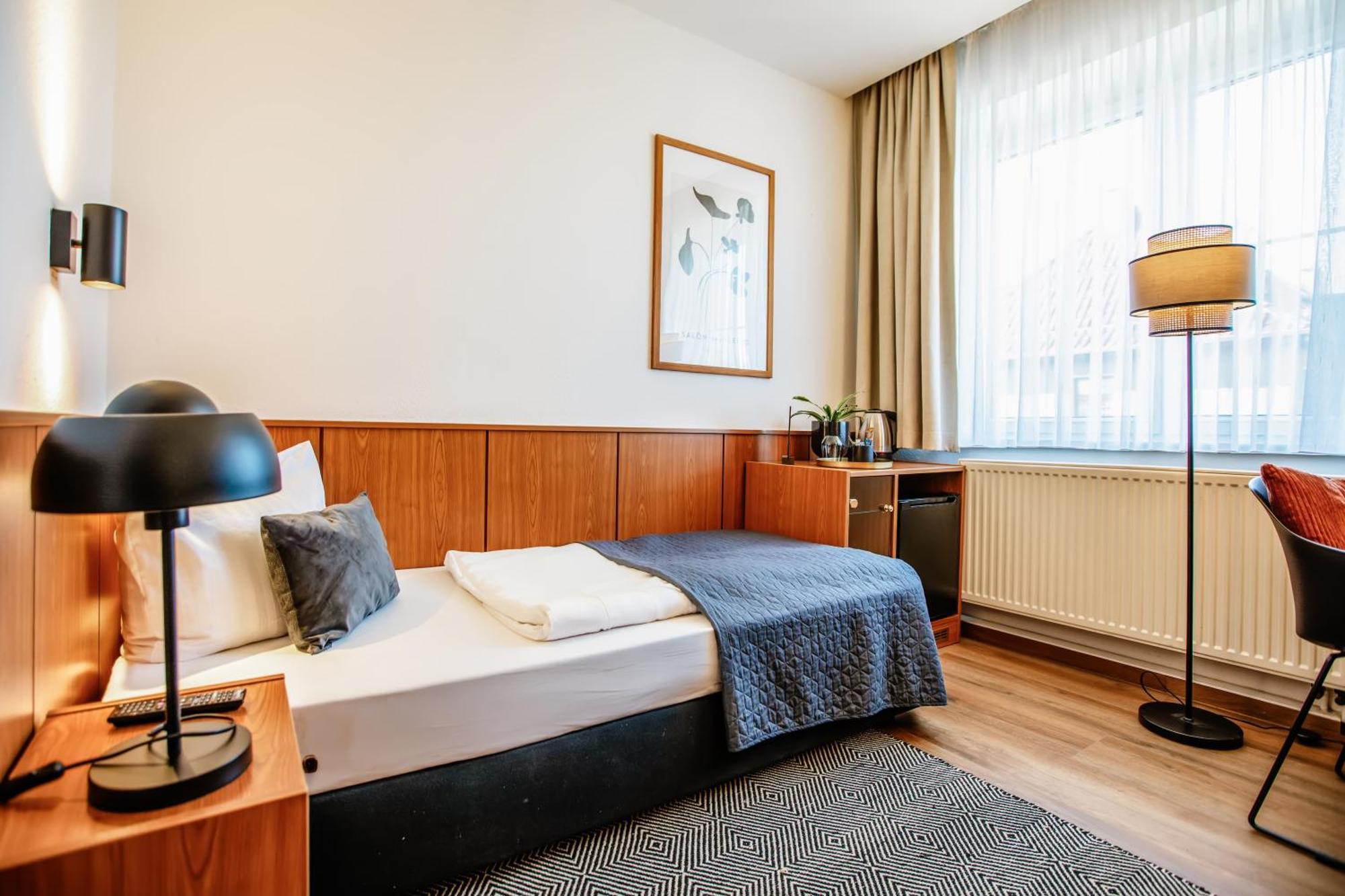 Hotel Und Restaurant Gartenstadt Erfurt Esterno foto