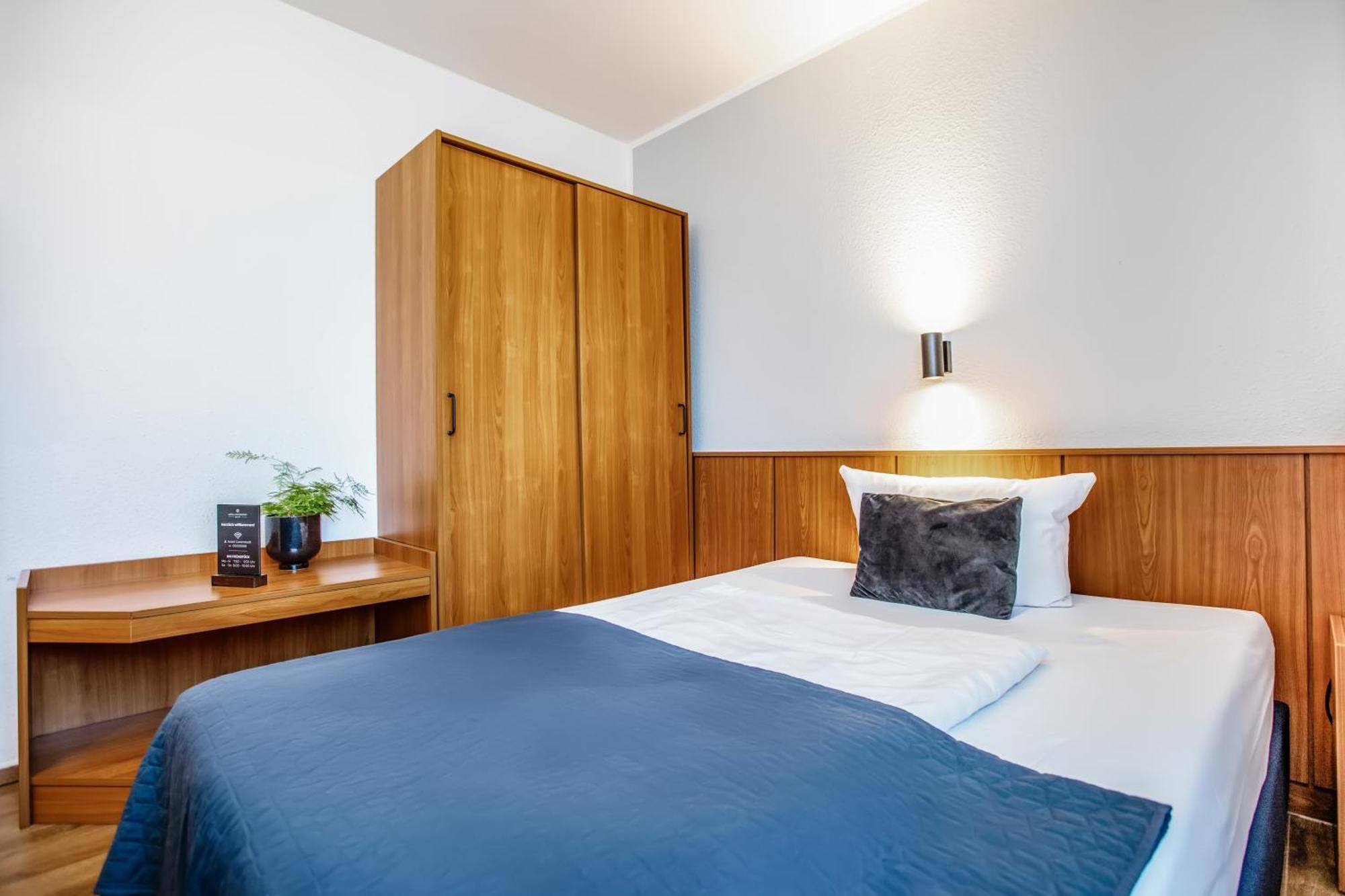 Hotel Und Restaurant Gartenstadt Erfurt Esterno foto
