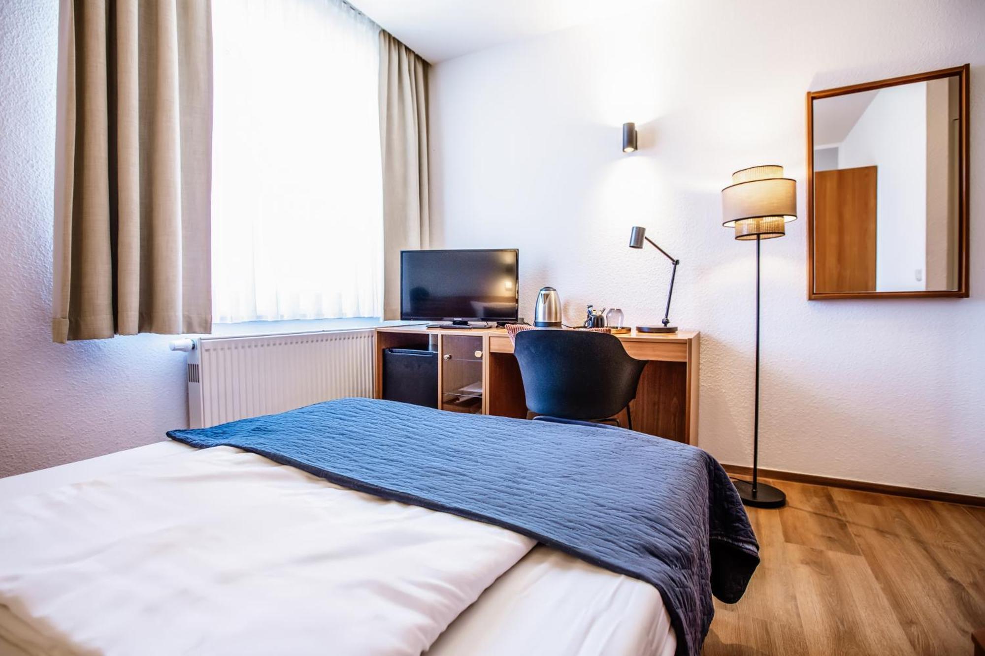 Hotel Und Restaurant Gartenstadt Erfurt Esterno foto